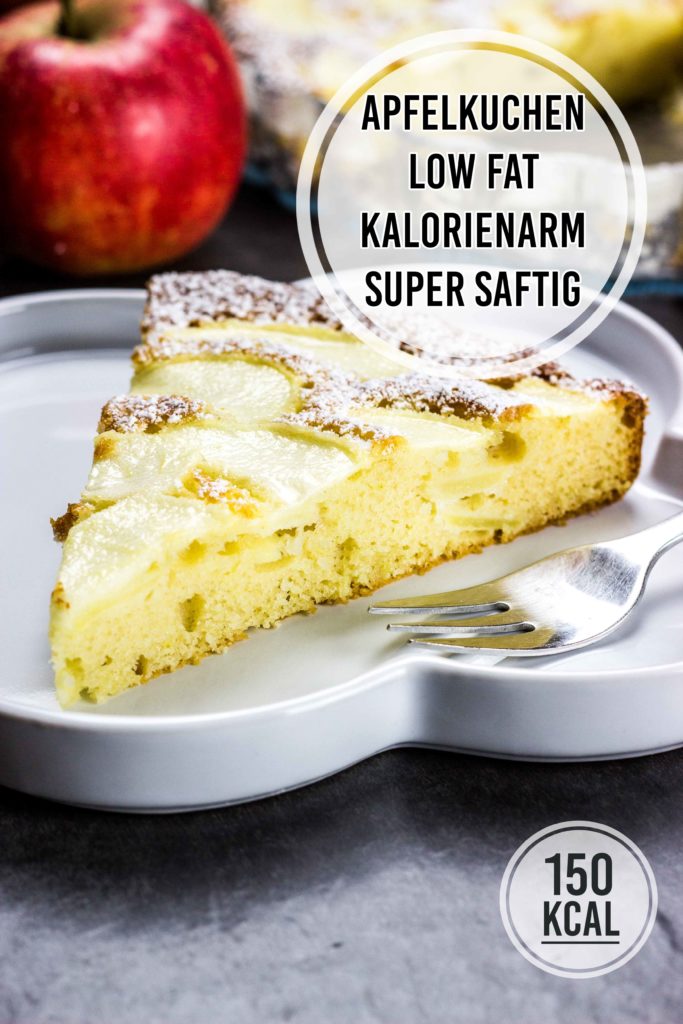 Saftiger Apfelkuchen mit vielen Äpfeln, fettarm und kalorienarm. Der beste und schnellste Apfelkuchen - gelingsicher und einfach! Einfaches und schnelles Rezept. Gesundes und kalorienarmes Backen. Schnelle Rezepte zum Abnehmen. - kaloriengeniessen.de #apfelkuchen #applepie #cake #süß #dessert #frühstück #schnellundeinfach #kaloriengeniessen #rezeptezumabnehmen