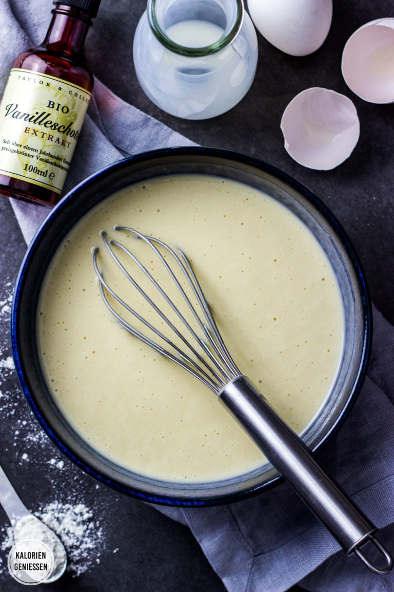 Super fluffige ButtermilchPfannkuchen mit Früchten (kalorienarm Pancakes ohne Butter oder Öl
