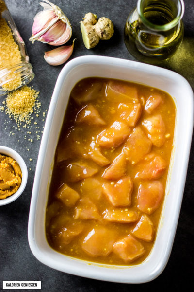 Hähnchen mit Miso-Sauce, gebratenem Pak Choi und Reis ...