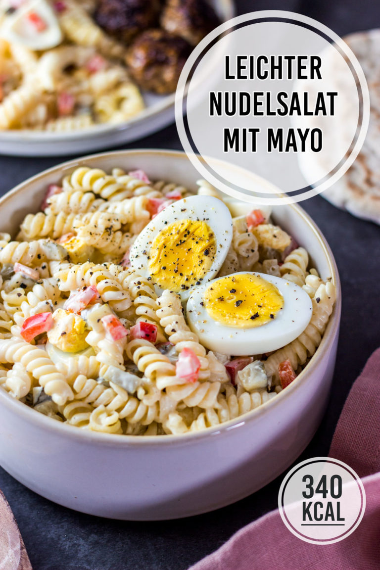 Einfacher und kalorienarmer Nudelsalat mit Mayo-Joghurt-Dressing (mit ...