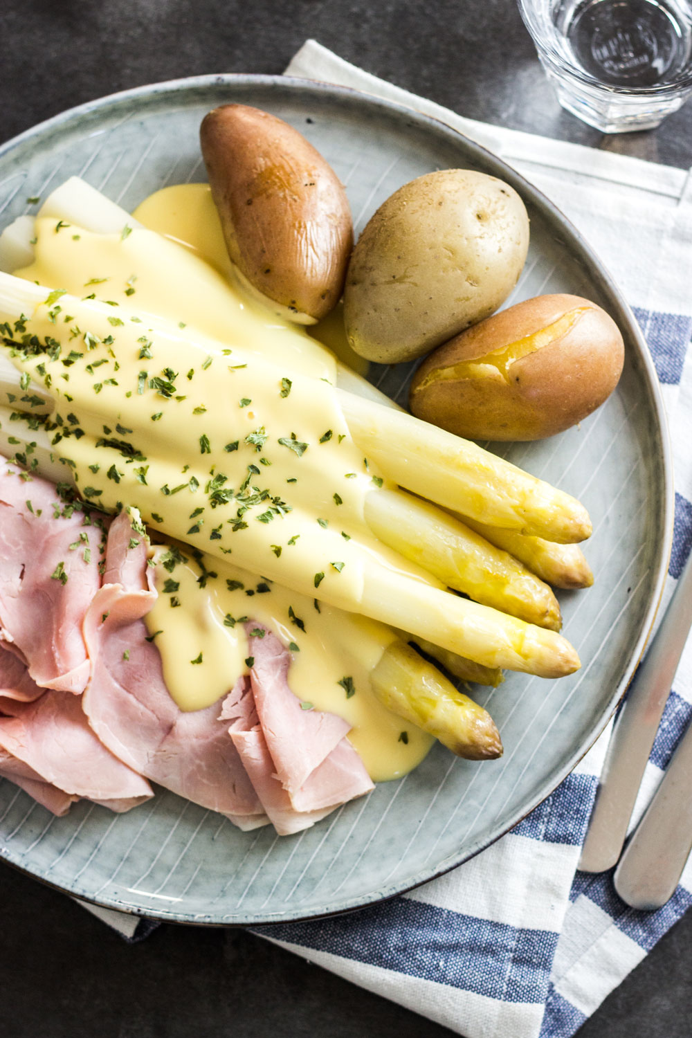 Spargel aus dem Ofen mit Kartoffeln und Schinken (kalorienarm und ...