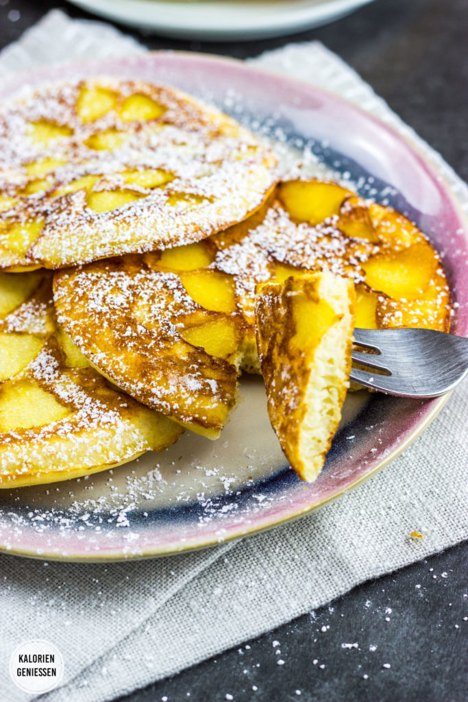 Super Fluffige Buttermilch Pfannkuchen Mit Apfel Kalorienarm Ohne Butter Oder Ol Kalorien Geniessen