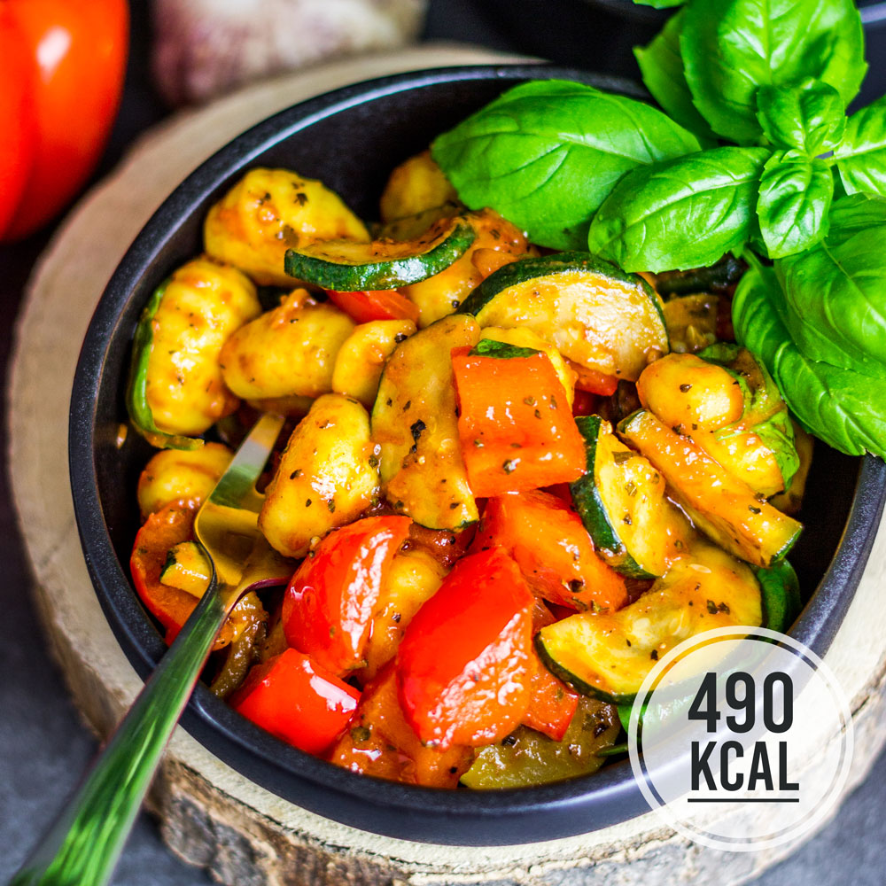 Einfacher Gnocchi Salat Mit Gemuse Vegetarisch Kalorienarm Und Auch Lauwarm Sehr Lecker Kalorien Geniessen