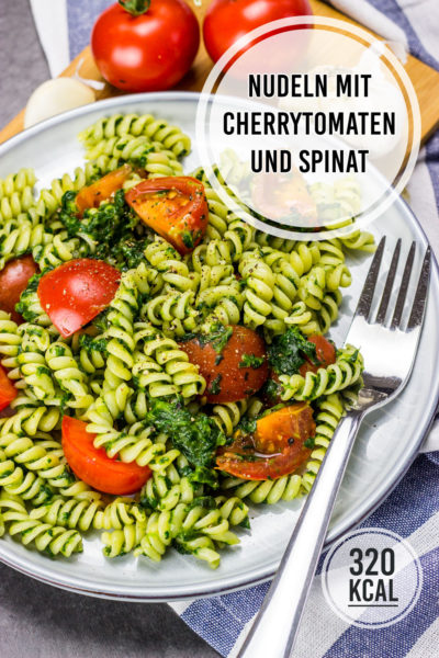 Nudeln mit Spinat, Tomaten und Parmesan (schnell, einfach und ...